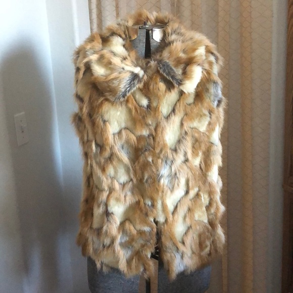 Rachel Zoe Jackets & Blazers - Rachel Zoe Fabulous Faux Fur Vest